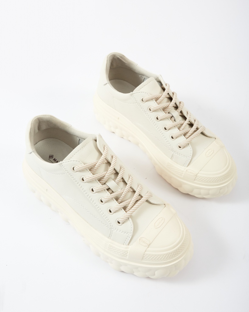 ���� Martin Bester 2 800 �.